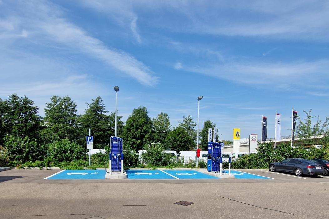 Bilder Aral pulse Ladestation