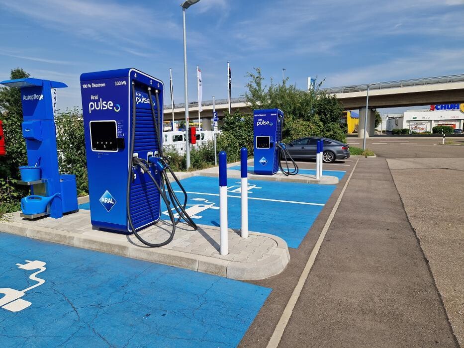 Bilder Aral pulse Ladestation
