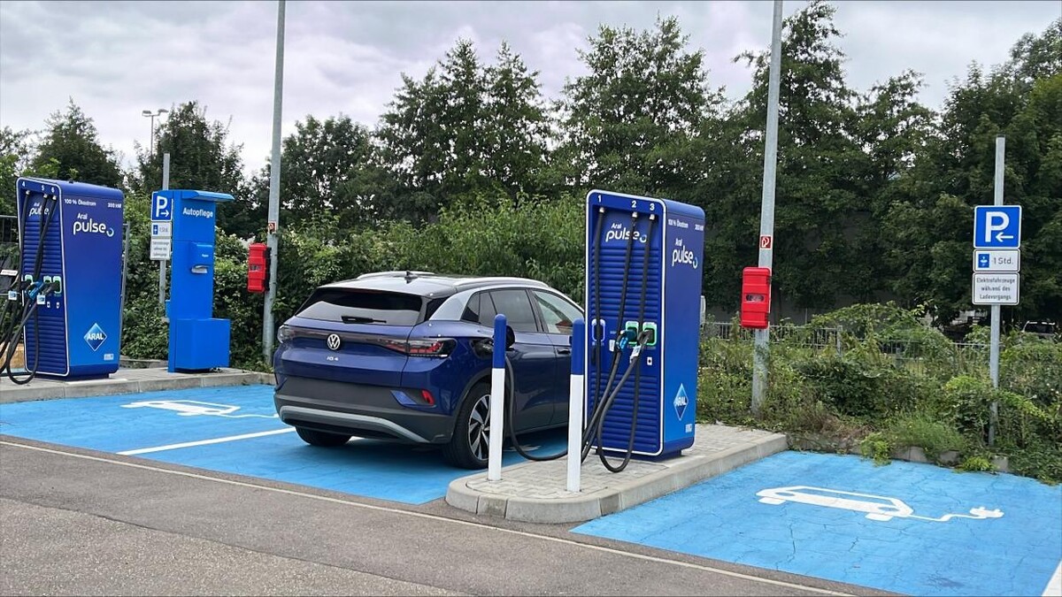 Bilder Aral pulse Ladestation
