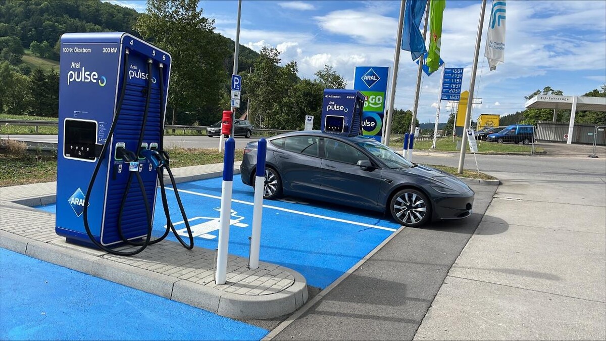 Bilder Aral pulse Ladestation
