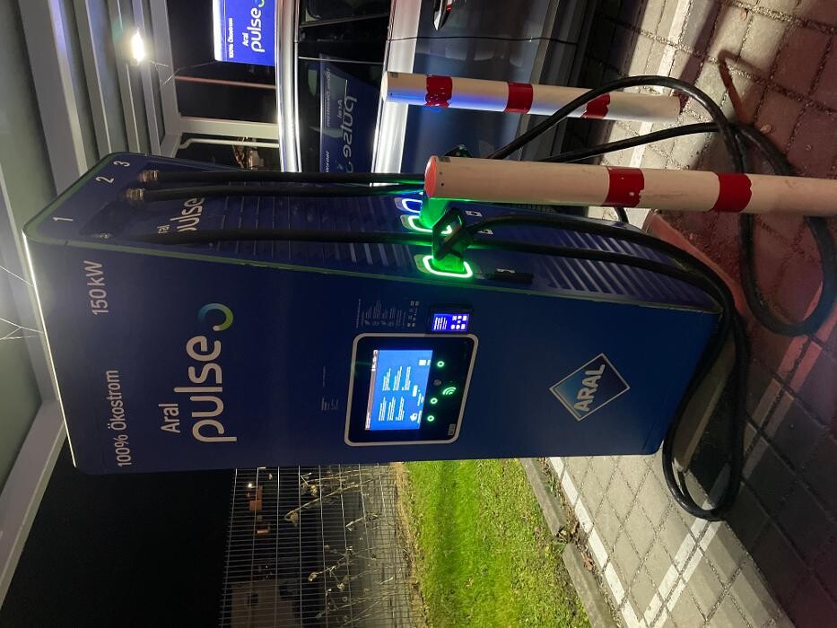 Bilder Aral pulse Ladestation