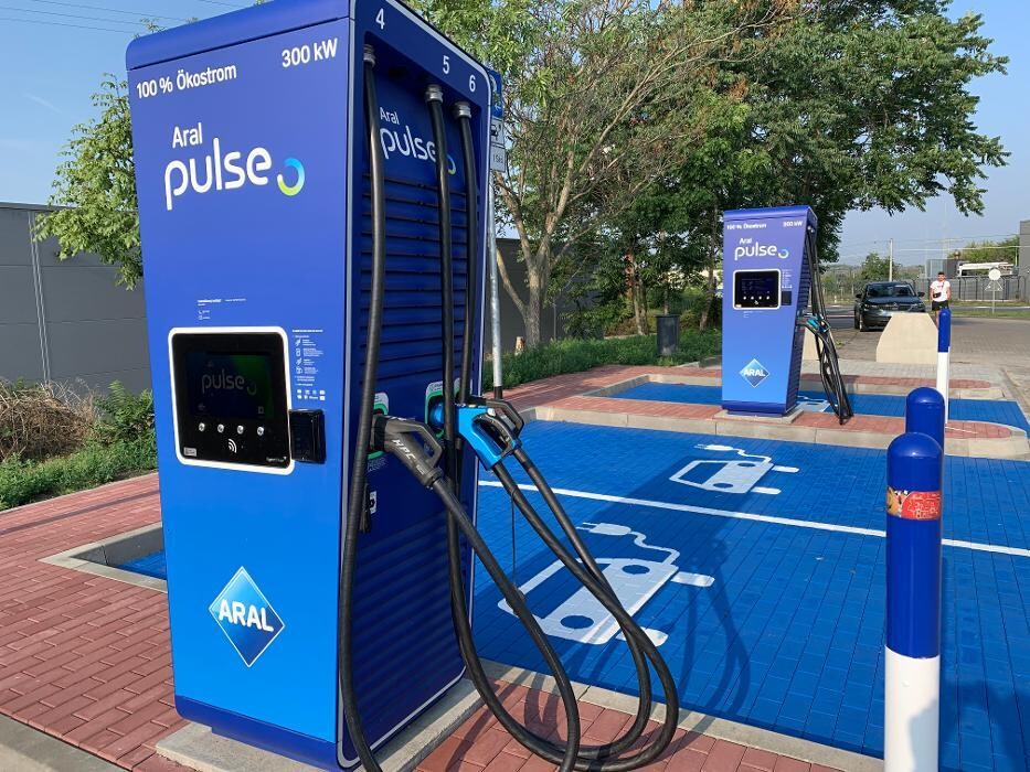 Bilder Aral pulse Ladestation