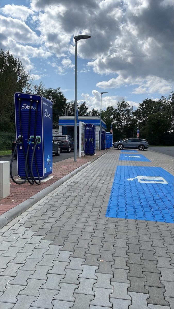 Bilder Aral pulse Ladestation