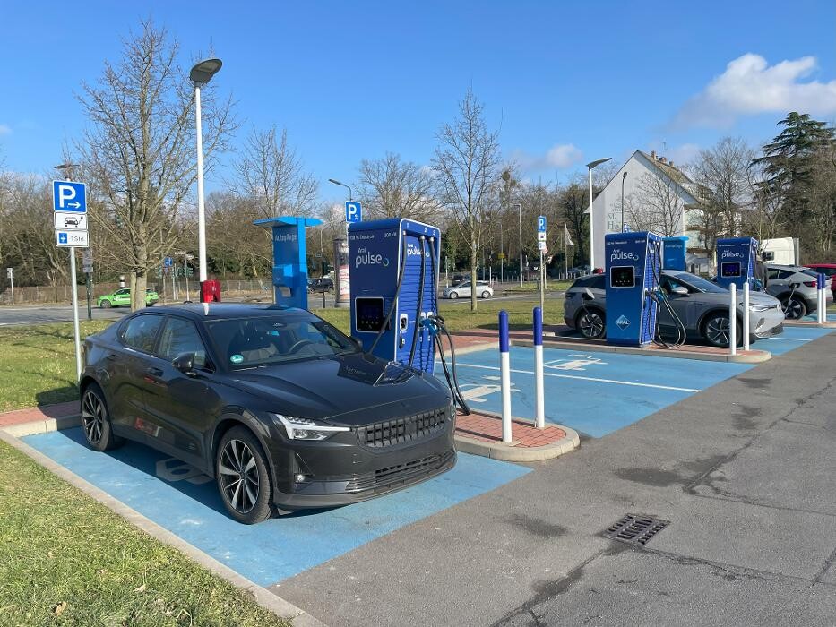 Bilder Aral pulse Ladestation