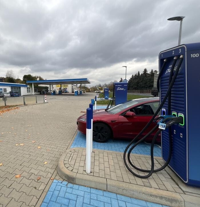 Bilder Aral pulse Ladestation