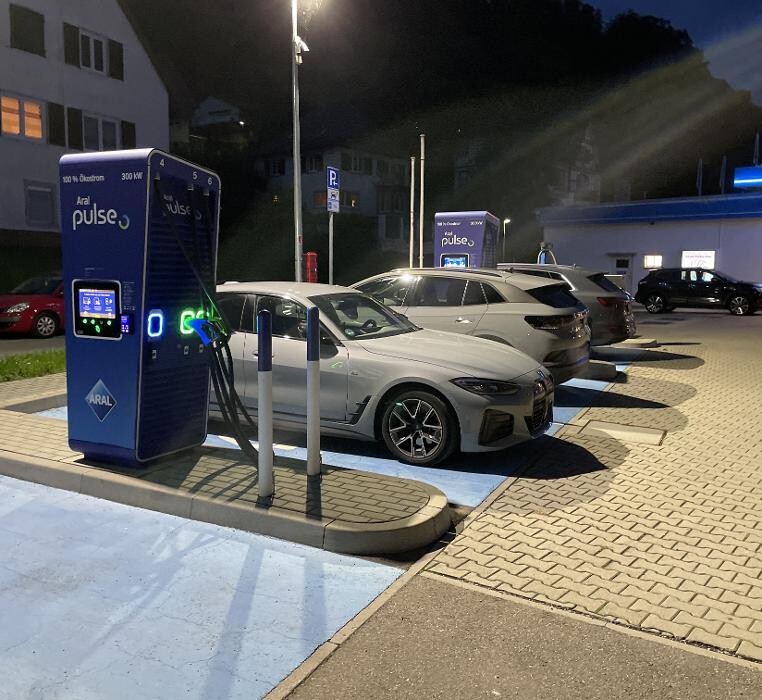 Bilder Aral pulse Ladestation