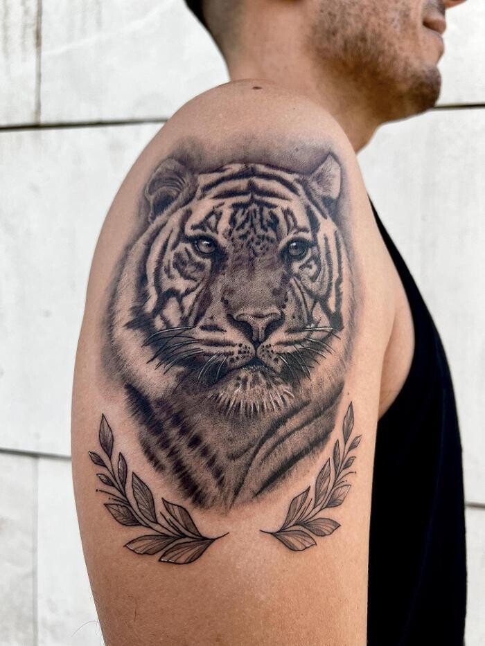Bilder Line Tattoo & Piercing Heilbronn