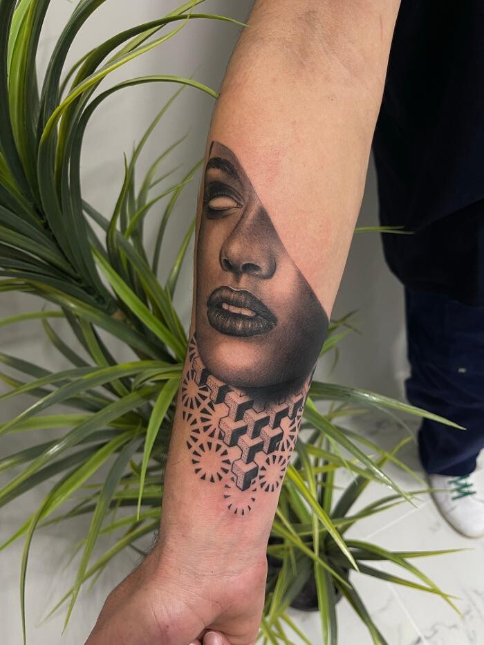 Bilder Line Tattoo & Piercing Heilbronn