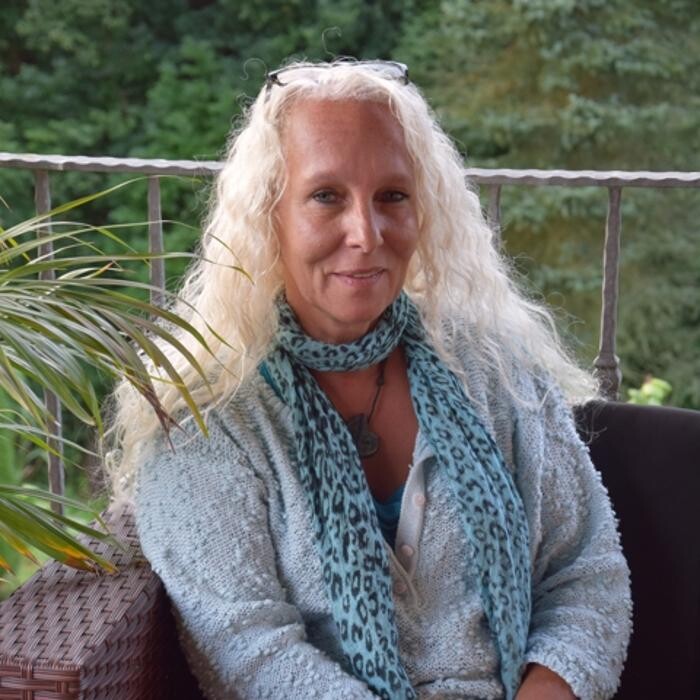 Bilder Art and Soul Heilpraktikerin für Psychotherapie und Tattoo Studio Julia Whisell van Deventer