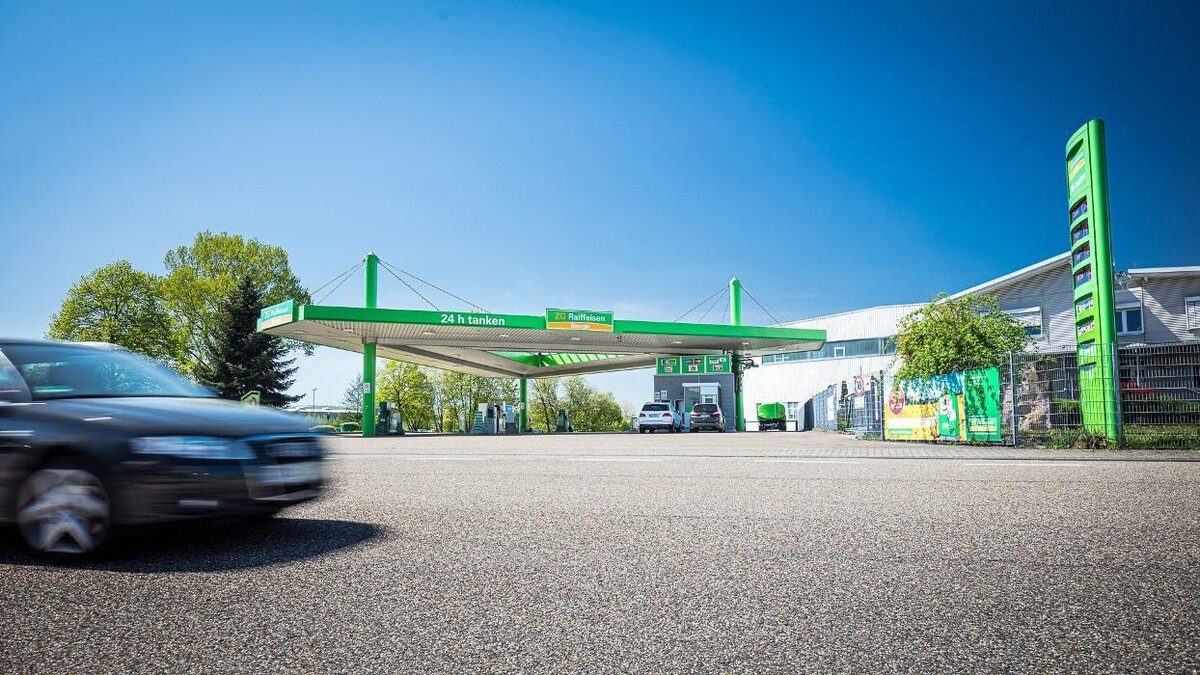 Bilder ZG Raiffeisen Tankstelle