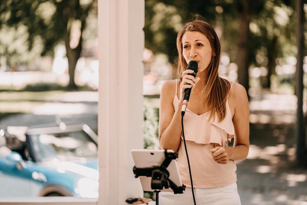 Bilder Rebecca Jäger - Traurednerin, Hochzeitssängerin und Sängerin