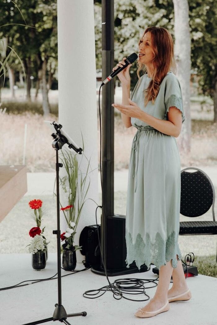 Bilder Rebecca Jäger - Traurednerin, Hochzeitssängerin und Sängerin