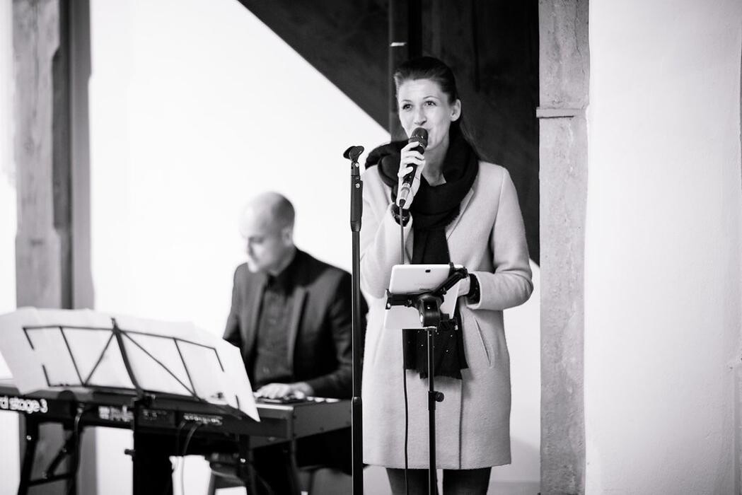Bilder Rebecca Jäger - Traurednerin, Hochzeitssängerin und Sängerin