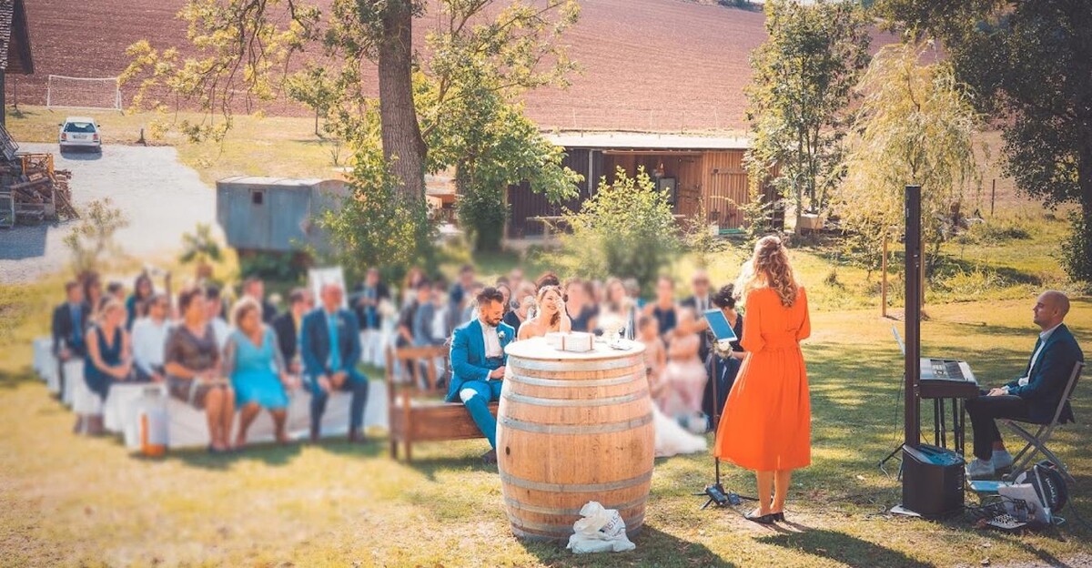 Bilder Rebecca Jäger - Traurednerin, Hochzeitssängerin und Sängerin