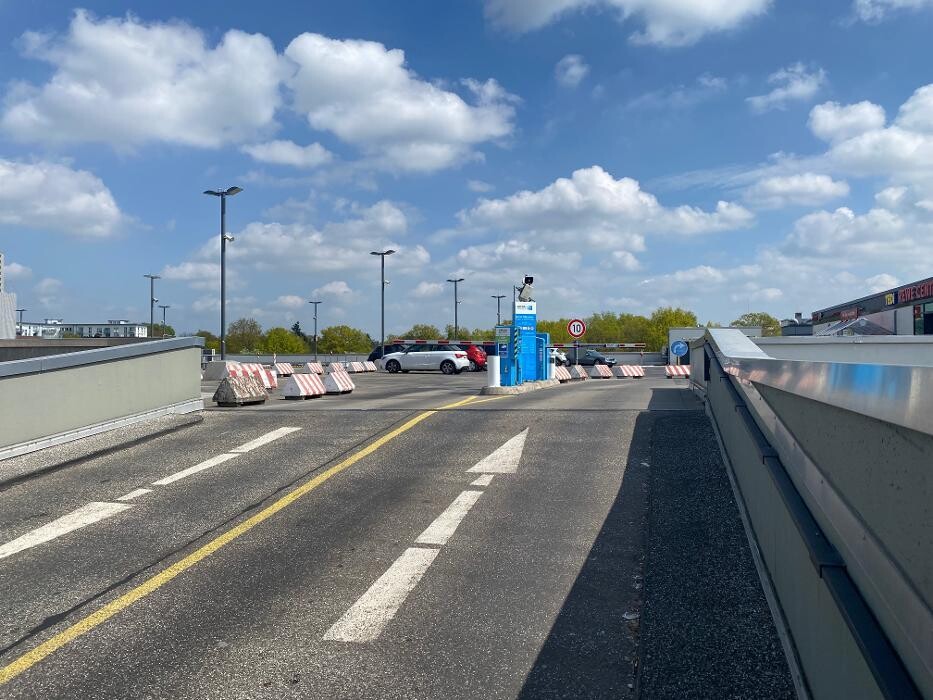 Bilder Parkplatz De-Gasperi-Passage APCOA