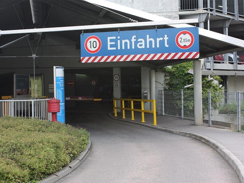 Bilder Parkhaus Klinikum Esslingen APCOA