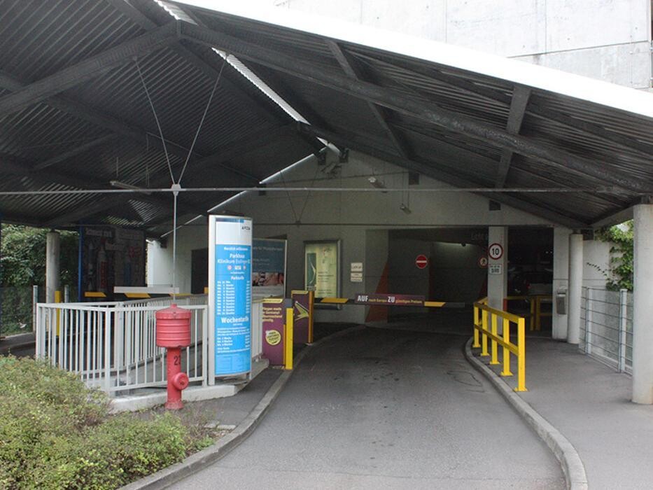 Bilder Parkhaus Klinikum Esslingen APCOA