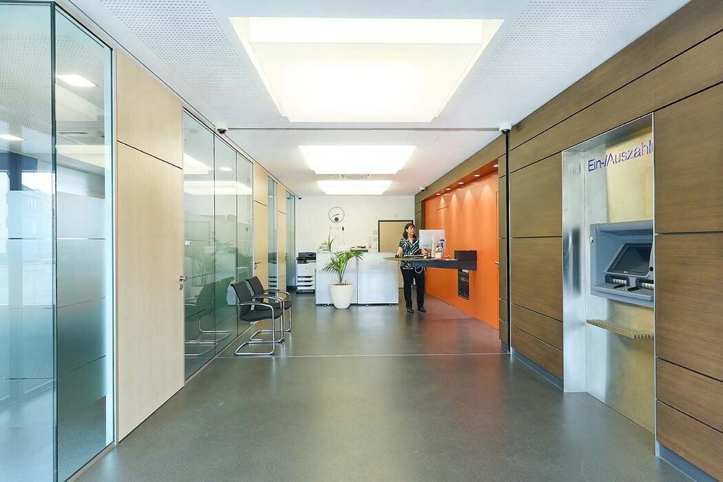 Bilder Volksbank in der Region eG Filiale Derendingen