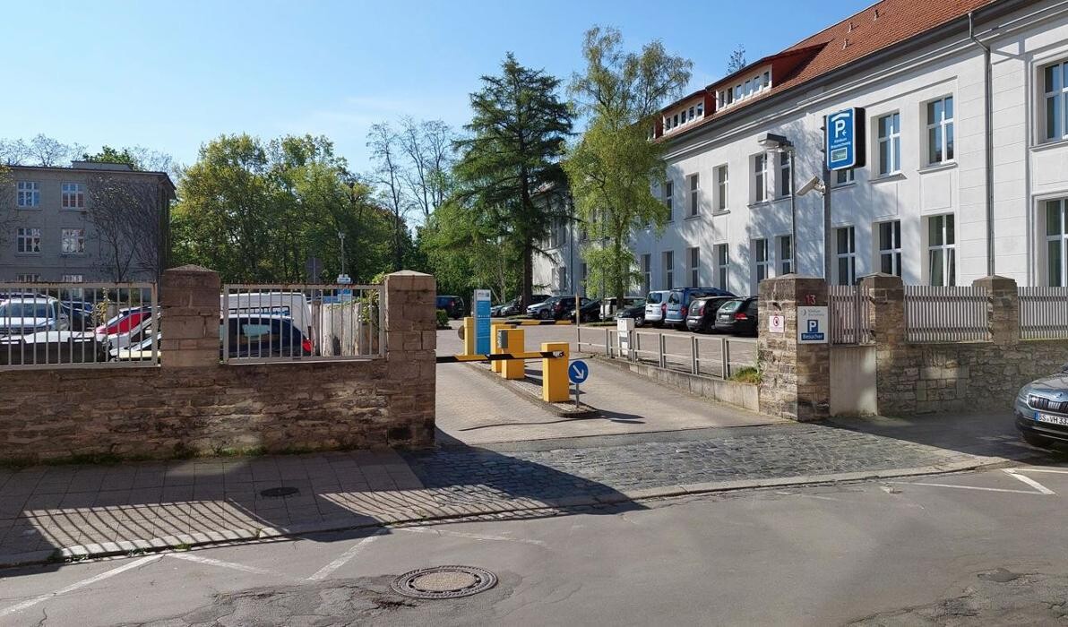 Bilder Parkplatz S1 Holwedestraße APCOA