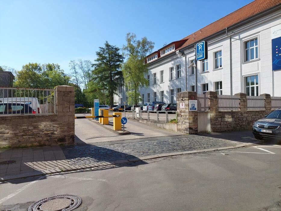 Bilder Parkplatz S1 Holwedestraße APCOA