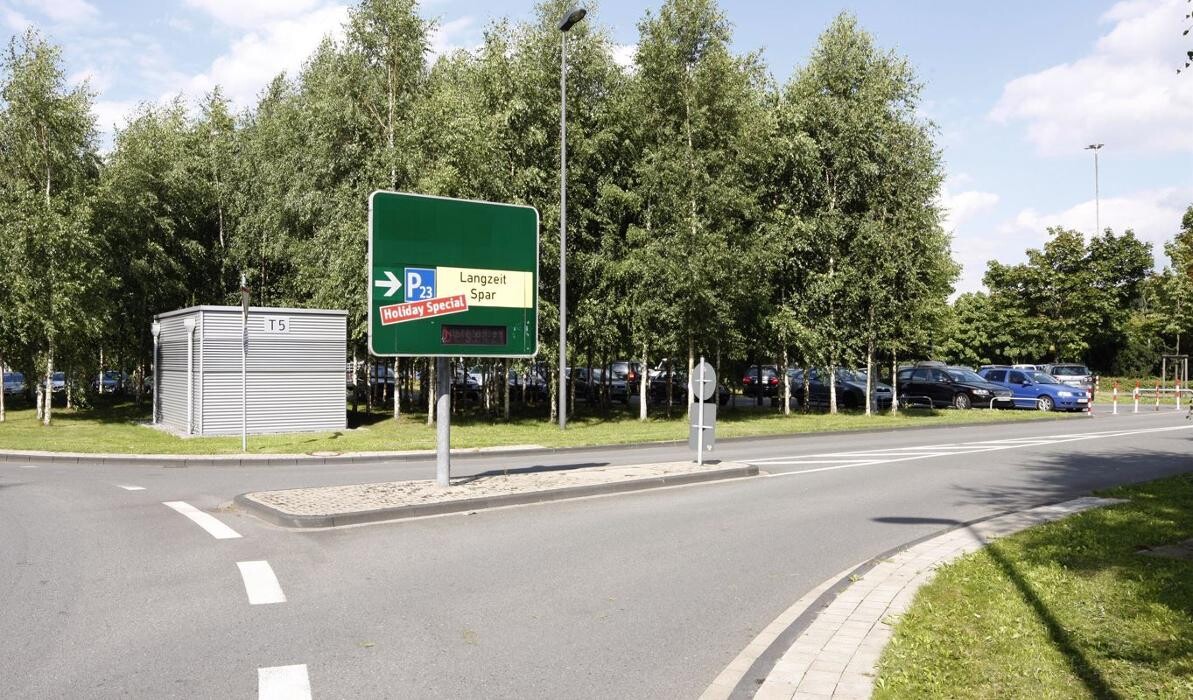 Bilder Parkplatz P23 Flughafen Düsseldorf