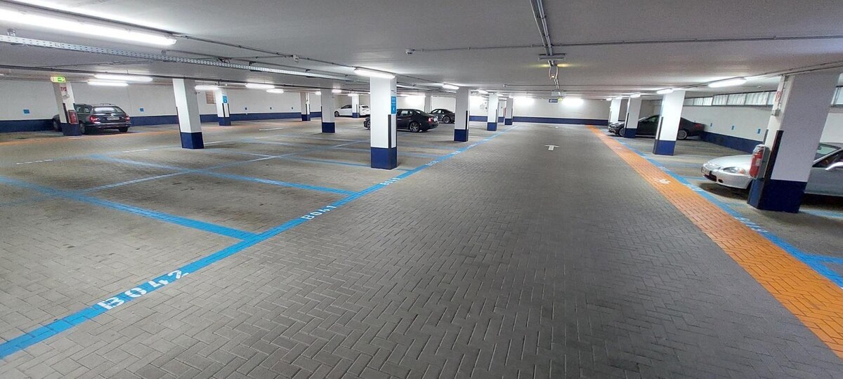 Bilder Parkhaus Facharztklinik APCOA