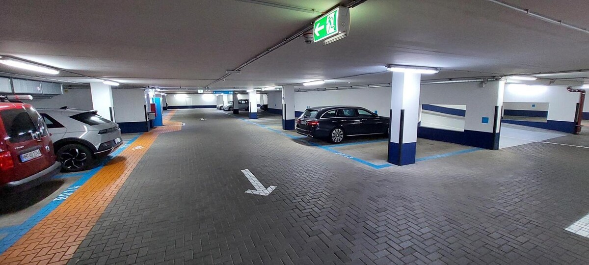 Bilder Parkhaus Facharztklinik APCOA