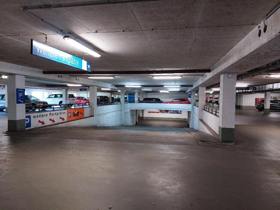 Bilder Parkhaus Heegbarg APCOA