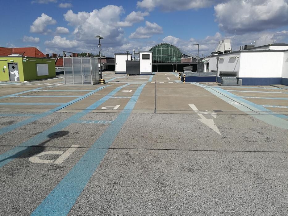 Bilder Parkhaus Elcknerplatz am Bahnhof Köpenick APCOA