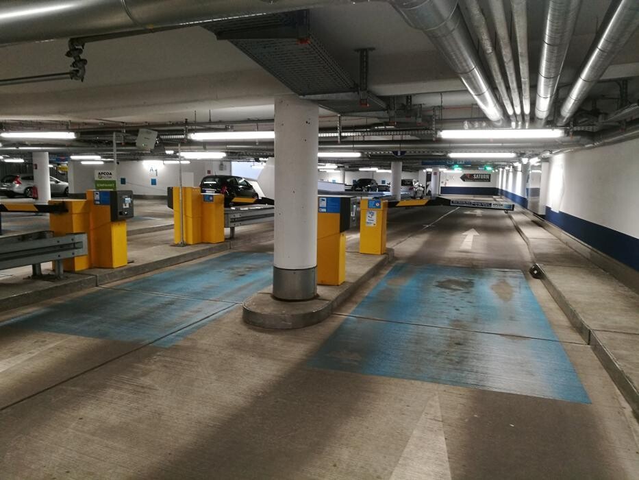 Bilder Parkhaus Elcknerplatz am Bahnhof Köpenick APCOA