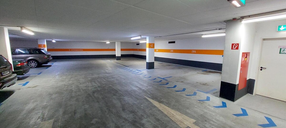 Bilder Parkhaus Marie-Jonas-Platz APCOA