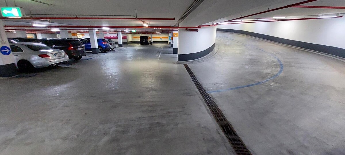 Bilder Parkhaus Marie-Jonas-Platz APCOA