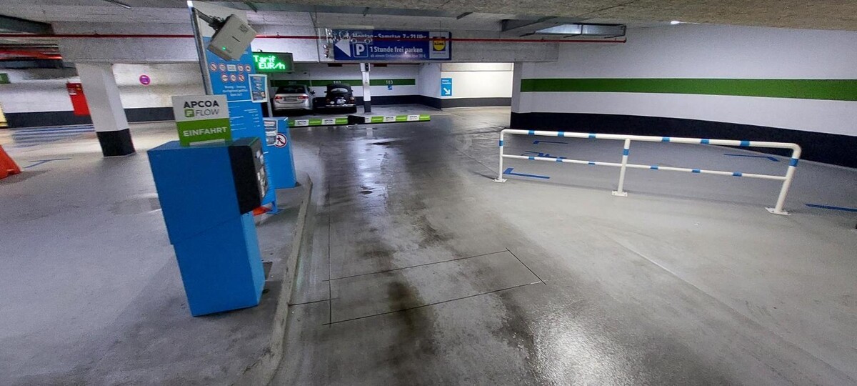Bilder Parkhaus Marie-Jonas-Platz APCOA