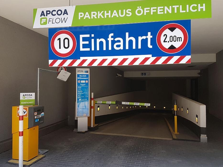 Bilder Parkhaus Hotel Mövenpick APCOA