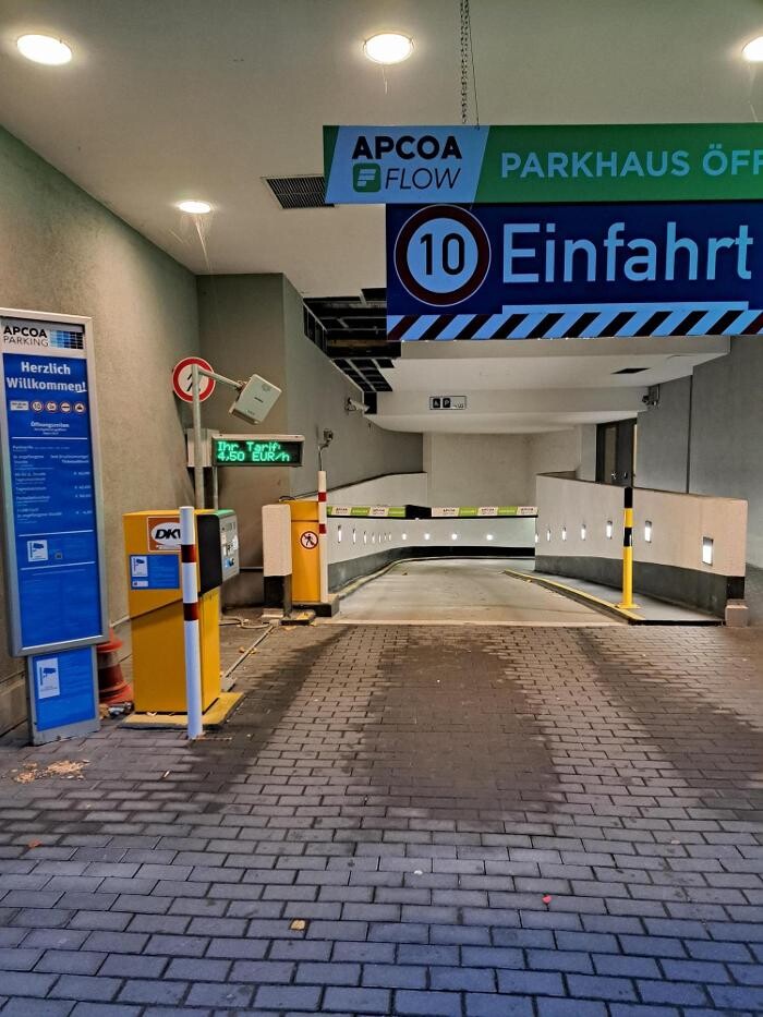 Bilder Parkhaus Hotel Mövenpick APCOA