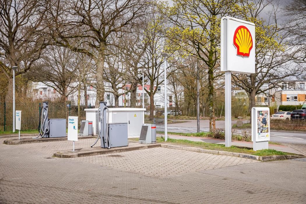 Bilder Shell Recharge Charging Station