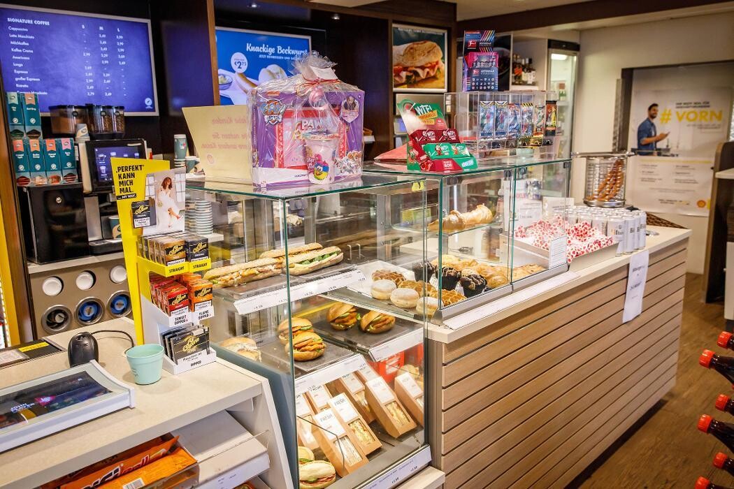 Bilder Shell Recharge Charging Station