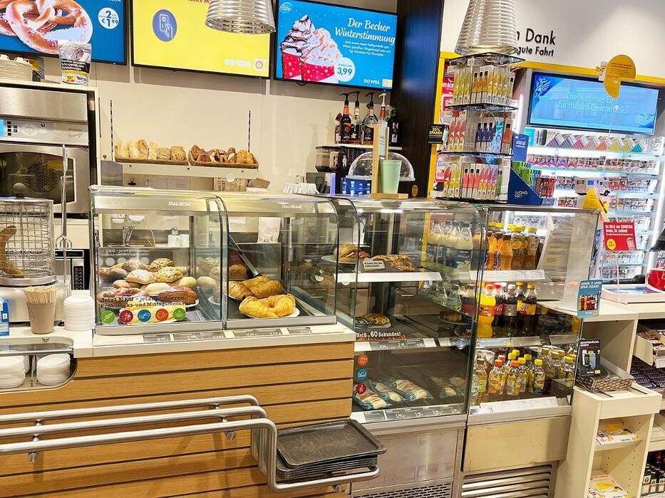 Bilder Shell Recharge Charging Station