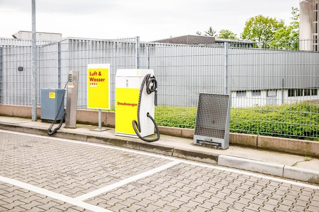 Bilder Shell Recharge Charging Station