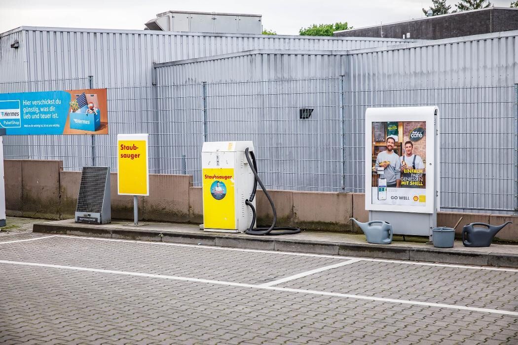 Bilder Shell Recharge Charging Station