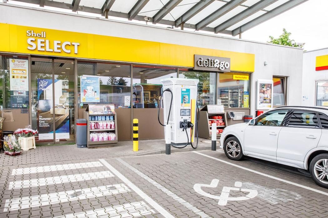 Bilder Shell Recharge Charging Station