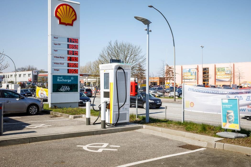 Bilder Shell Recharge Charging Station
