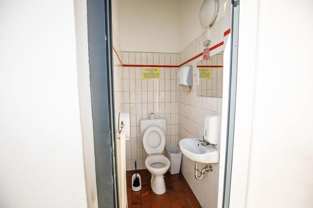 Bilder Shell Recharge Charging Station