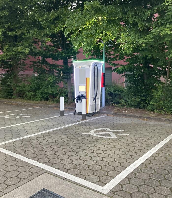 Bilder Shell Recharge Charging Station