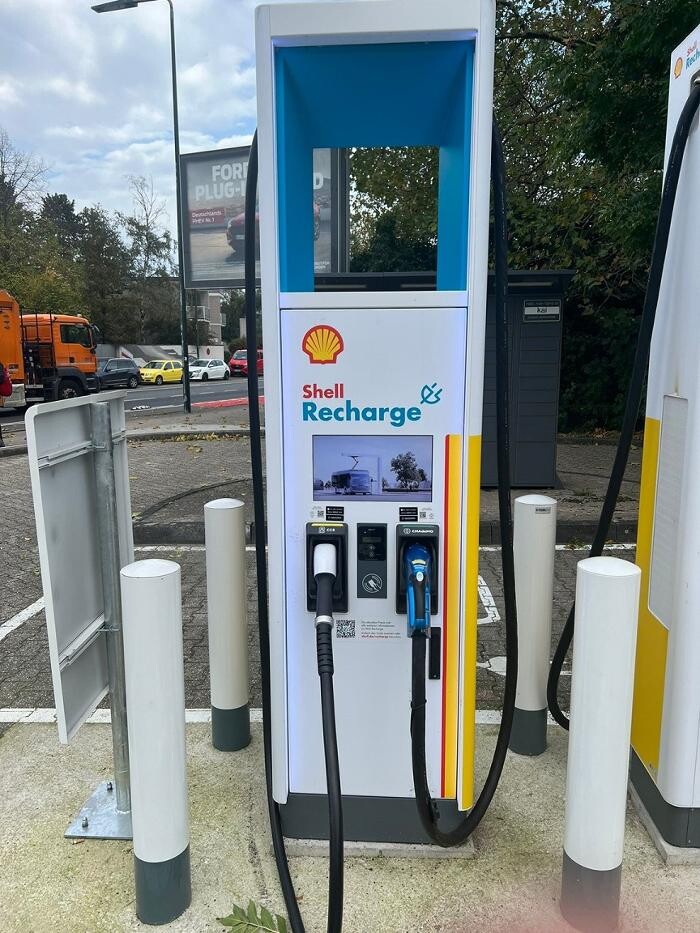 Bilder Shell Recharge Charging Station