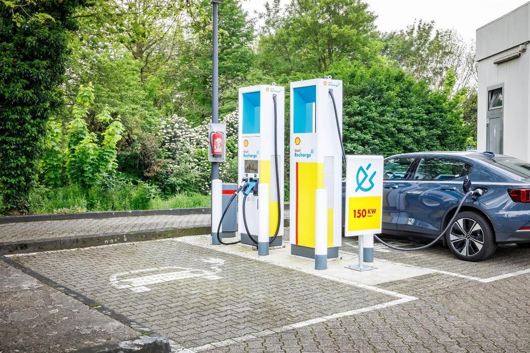 Bilder Shell Recharge Charging Station