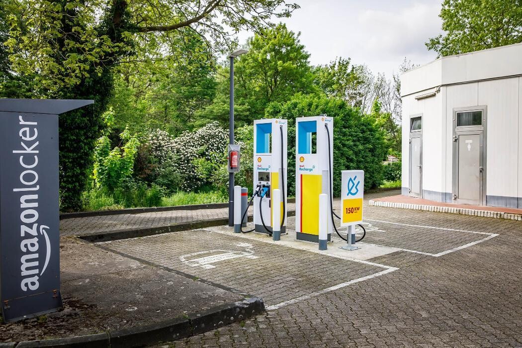Bilder Shell Recharge Charging Station