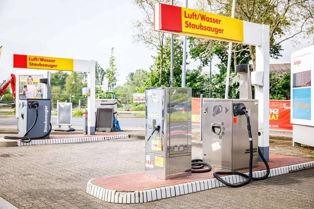 Bilder Shell Recharge Charging Station