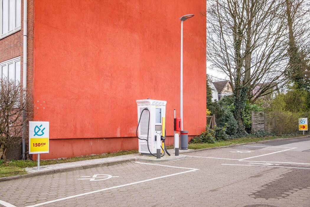 Bilder Shell Recharge Charging Station