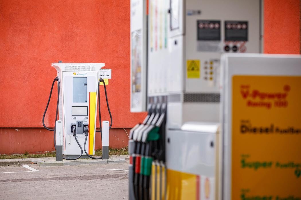 Bilder Shell Recharge Charging Station